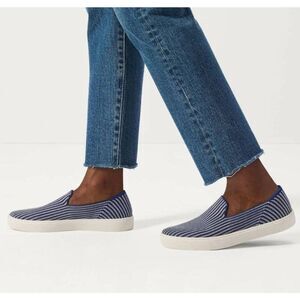 New Rothy's Blue Riviera Pinstripe Slip on Shoes Size 6 Retired style
